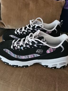 Tennis Shoes By Skechers Air -Cooled Memory Foam Size 9.5